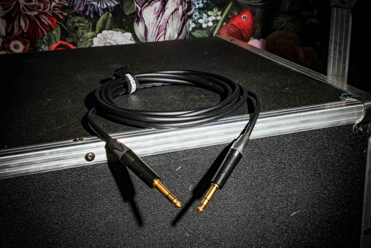 Mogami 2534 Quad Neglex 3m Cable Terminated with Neutrik Black and